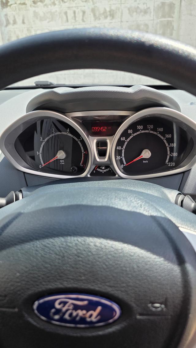 FORD FISTA 1.6 สภาพดีมาก 13