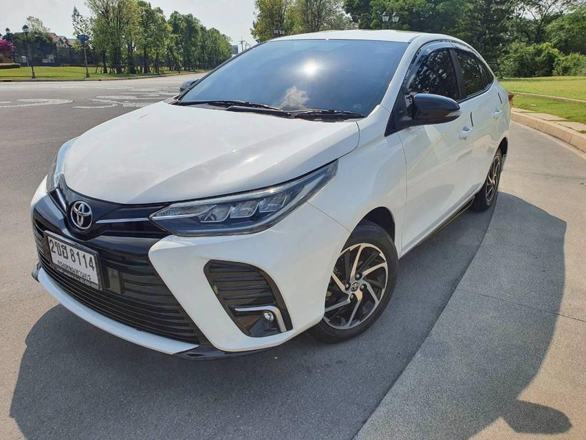Toyota Yaris Ativ sport 2022 สีขาว