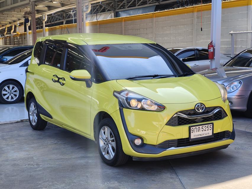 Toyota Sienta 1.5 G AT 