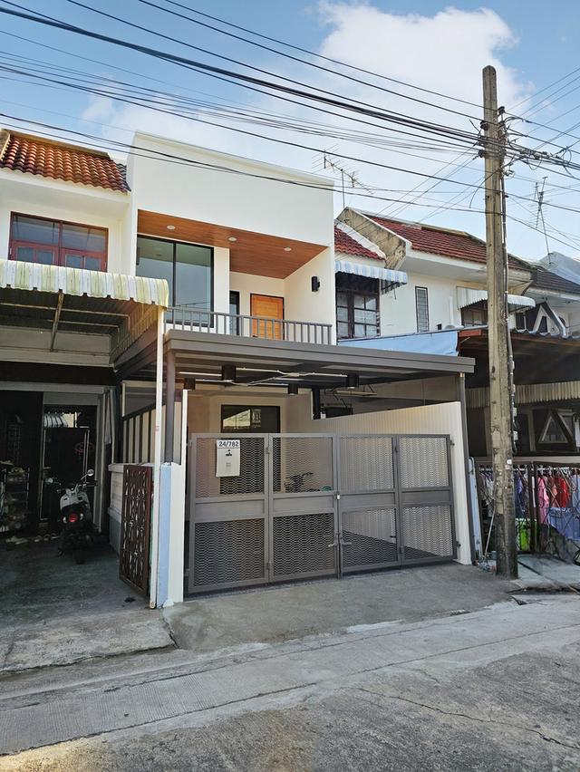 ขาย ทาวโฮมพร้อมอยู่ หมู่บ้าน .อยู่เจริญ ดอนเมือง ติดถนนวิภาวดีรังสิต 37 10