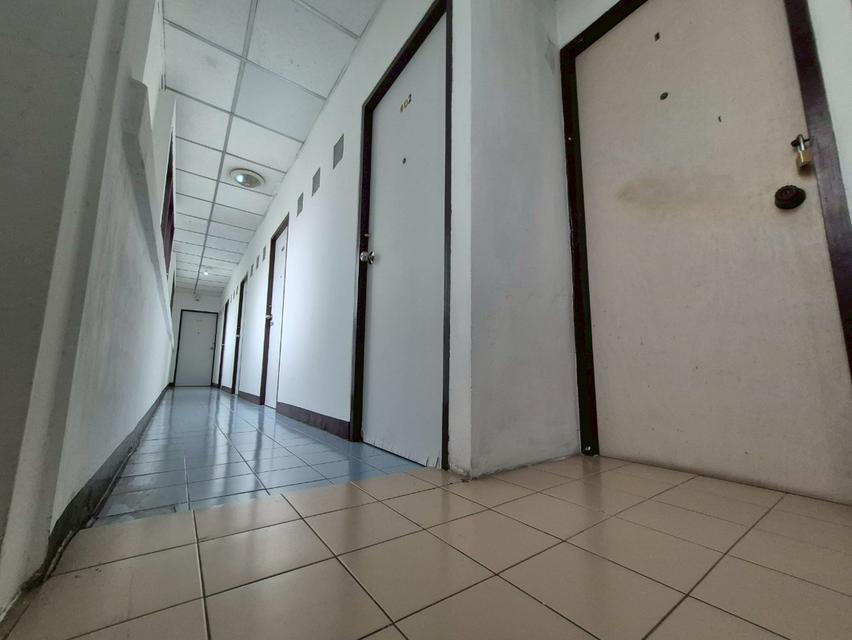 โอกาสทองสำหรับนักลงทุนอสังหา! ขายอพาร์ทเม้นต์ 4 ชั้น ผู้เช่าเต็ม ย่านรัชดา-ห้วยขวาง แหล่งธุรกิจที่อยู่อาศัย 2