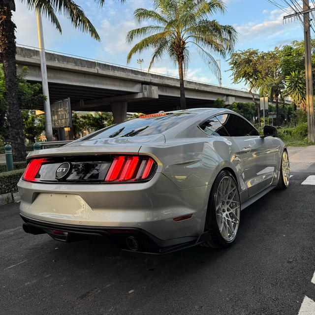 Ford Mustang 5.0L 3