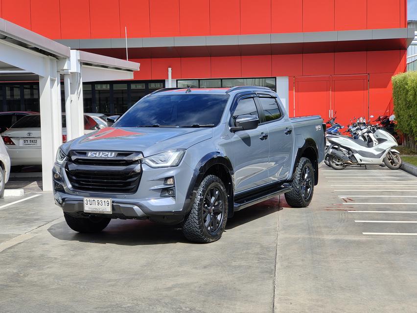 Isuzu D-Max 3.0 V-cross M D-Cab AT 3