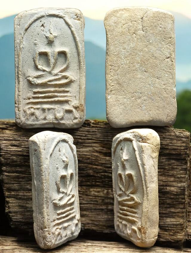 พระสมเด็จอรหัง หลวงปู่เผือก ปี 2493 เนื้อผง ออกวัดบางด้วน จ.สมุทรปราการ