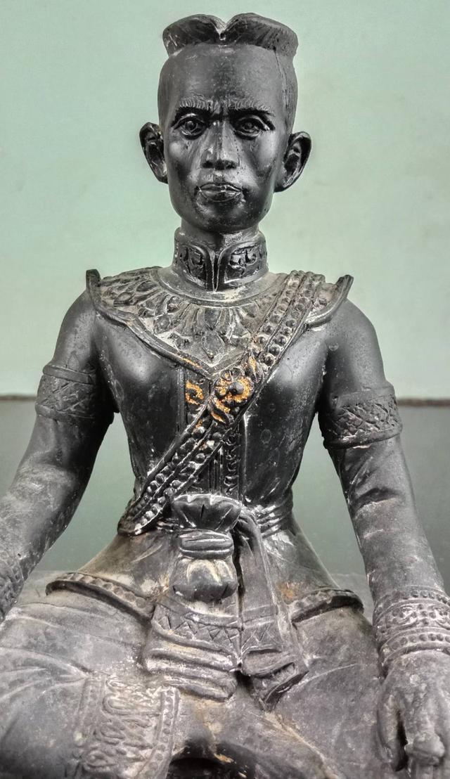 748.พระบรมรูปหล่อสมเด็จพระนเรศวรมหาราช รูปที่ 2