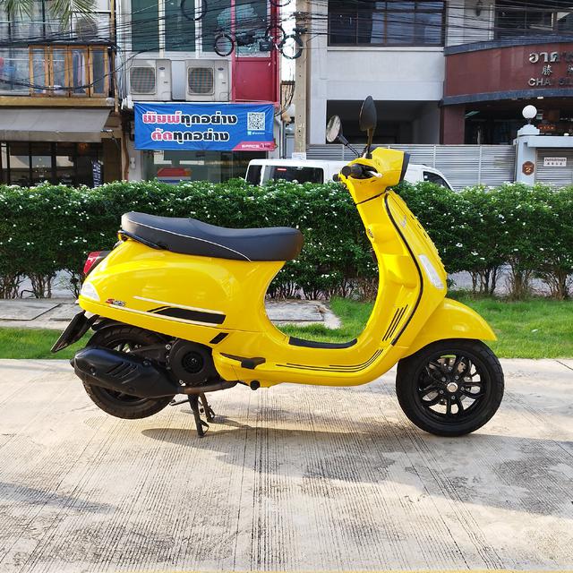 Vespa S125 i-get abs led Collection 2023 สีเหลือง 2