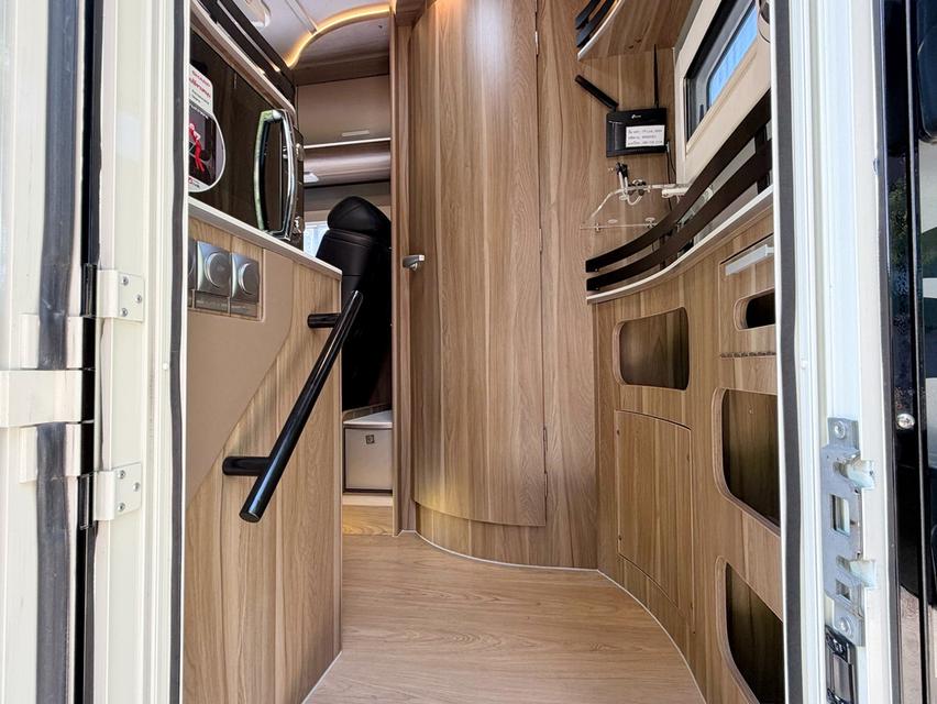 2023 FORD BETA MOTORHOME รถมือเดียวออกป้ายแดง รถวิ่งน้อยเพียง 9,000 กม รถไม่เคยมีอุบัติเหตุครับ รูปที่ 8