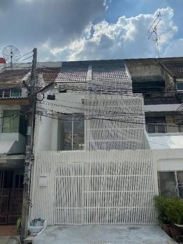 HR 10371 ให้เช่าทาวน์เฮาส์ 3 ชั้น 250 ตรม. 3 ห้องนอน สุขุมวิท 71 ปรีดีพนมยงค์ 42 1
