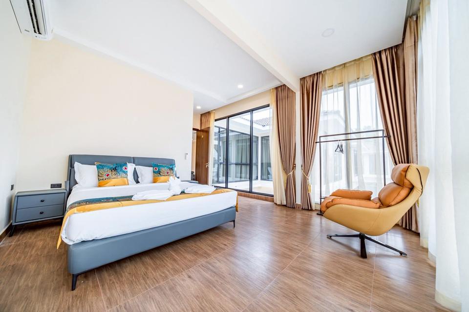 Pool villa style modern South Pattaya 19.9 million  12