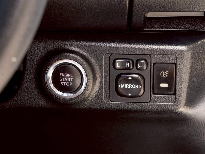 Toyota Yaris 1.2G ปี 2015 10