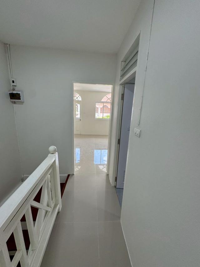 🔑 **ทาวน์เฮาส์รีโนเวทใหม่ ราคาจับต้องได้ ใกล้รถไฟฟ้าสายสีชมพู** 🔑 8