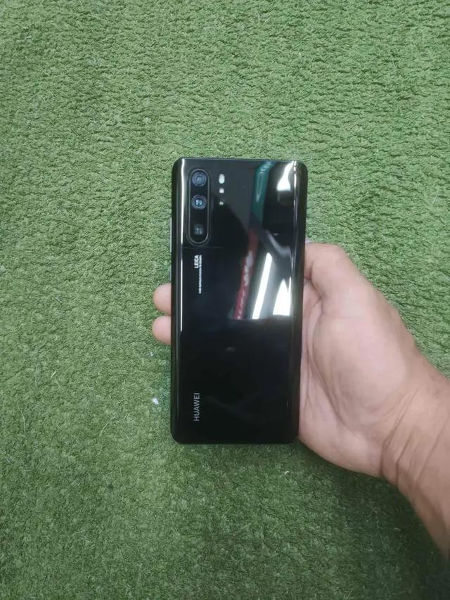 มือถือสีสวยๆ Huawei P30 4