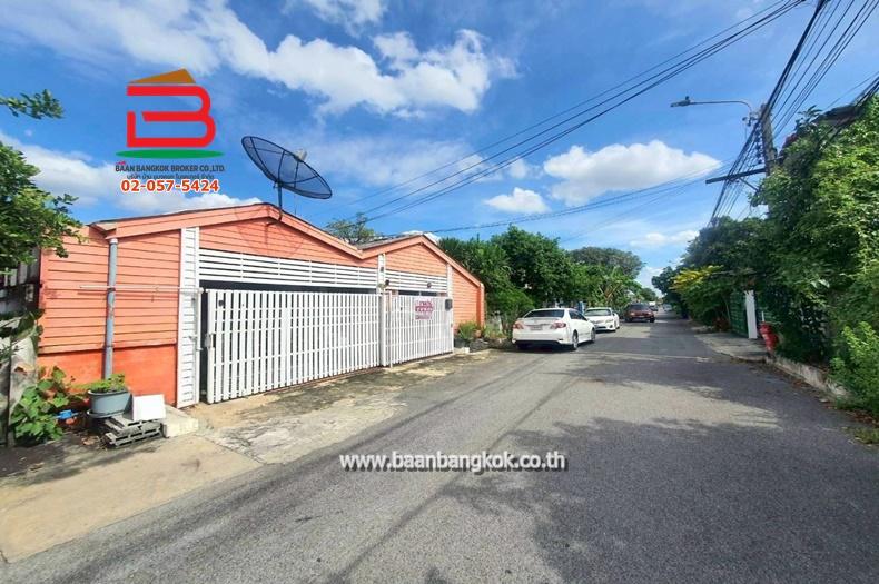 บ้านเดี่ยว หมู่บ้าน ทหารกองหนุน บางชัน เนื้อที่ 45 ตร.ว (ซอยพระยาสุเรนทร์ 28) แขวงบางชัน เขตคลองสามวา กรุงเทพมหานคร 11