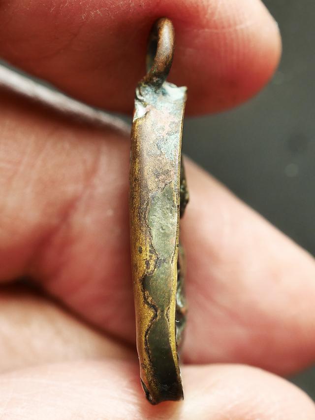 เหรียญจอบใหญ่ หลวงพ่อเงิน วัดบางคลา...เก่าๆ 9