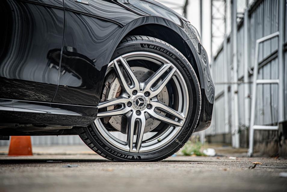 Mercedes-Benz E300e AMG 2.0 W213 AT 2020 ( 9กฬ 1023 )ไมล์ 133,xxx km.!!! ราคา 899,000 บาท รูปที่ 11