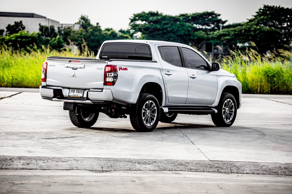 MITSUBISHI TRITON 2.4GT PLUS DOUBLE CAB ปี 2019 สีเทา เกียร์ออโต้  6