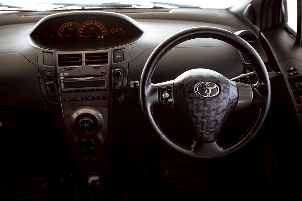 Toyota Yaris 1.5S Limited AT ปี 2011 เกียร์ออโต้ สีพิเศษเดิมโรงงาน  14