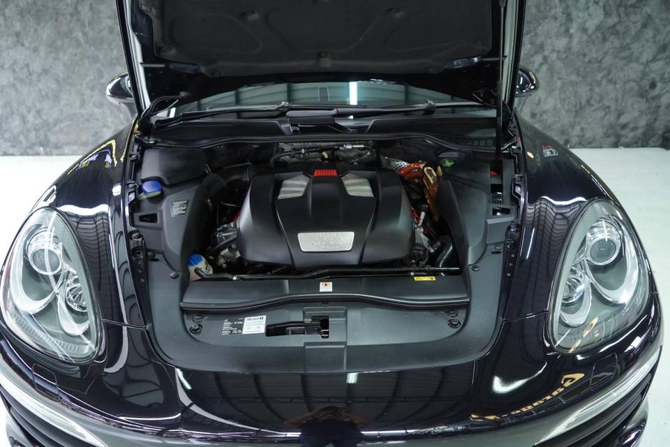 รหัสรถ JRS938 เข้าใหม่สวยจัด กับ Porsche Cayenne Hybrid 2013  13