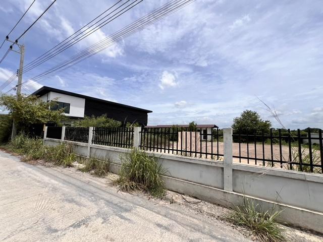 ถ.ปทุมธานี-บางเลน ลาดหลุมแก้ว ปทุมธานี โกดังขนาดใหญ่ กว้างขวาง 9 นอน 4น้ำ พร้อมที่ดิน 1 ไร่ สภาพใหม่ พร้อมใช้งาน 1