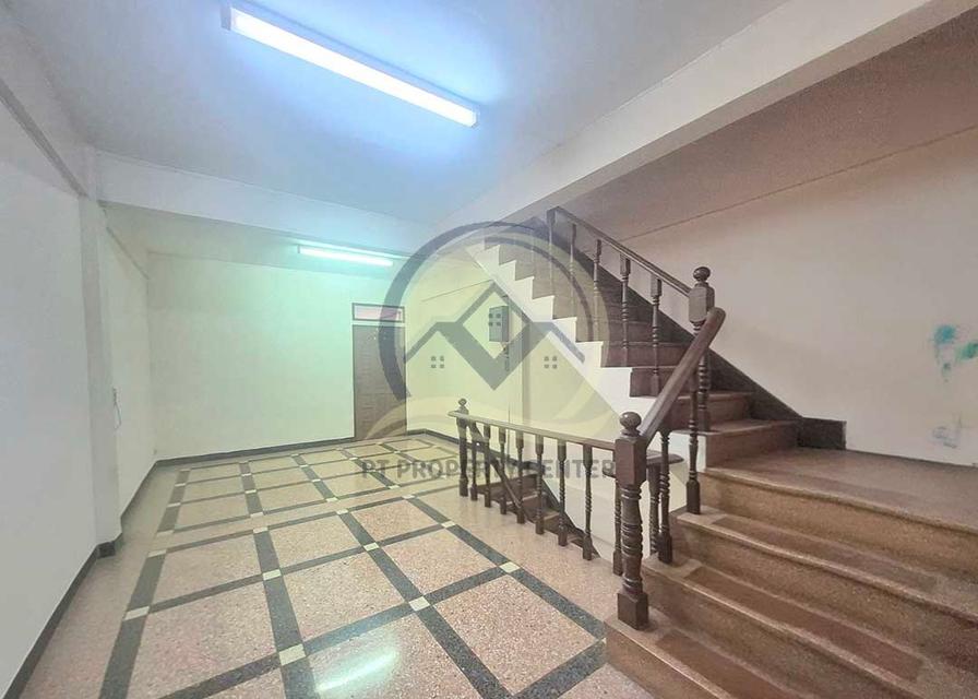 ตึก 5 ชั้น 1 คูหา หมู่บ้านสุขสันต์ 5 ซอยกาญจนาภิเษก 5 ถนนกาญจนาภิเษก ต่อเติมเต็มพื้นที่ ปรับปรุงพร้อมอยู่ ขายตามสภาพราคาพิเศษ ต่อรองได้ 10