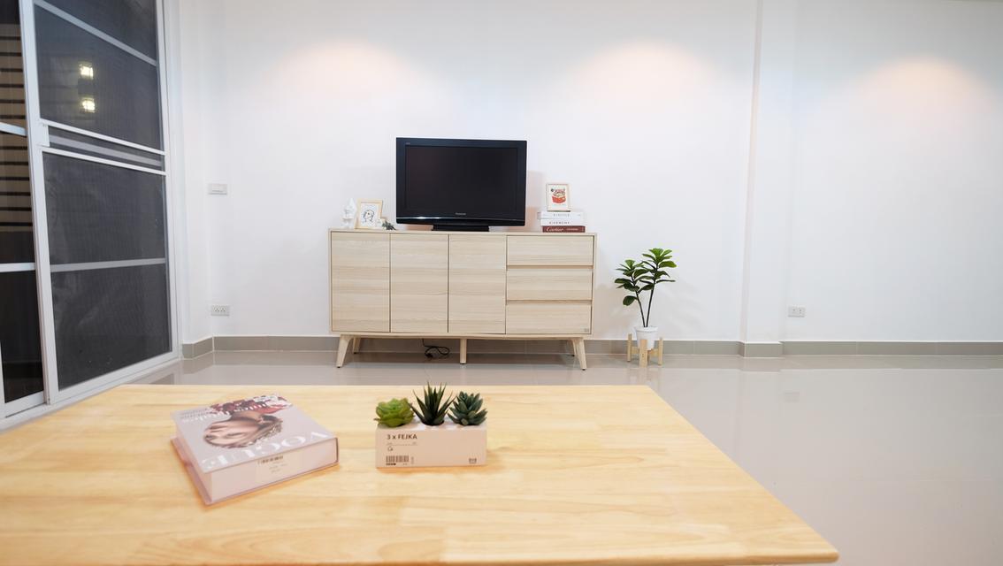 ให้เช่า TownHome 4 ชั้น Renovate ใหม่ทั้งหลัง! 5 ห้องนอน 3 ห้องน้ำ 1 ห้องครัว 3