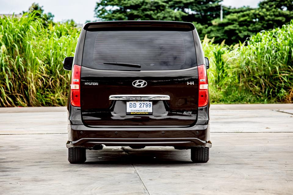 Hyundai H-1 ELITE 2.5 ดีเซล ปี 2016 สีดำ มือเดียวป้ายแดง  6