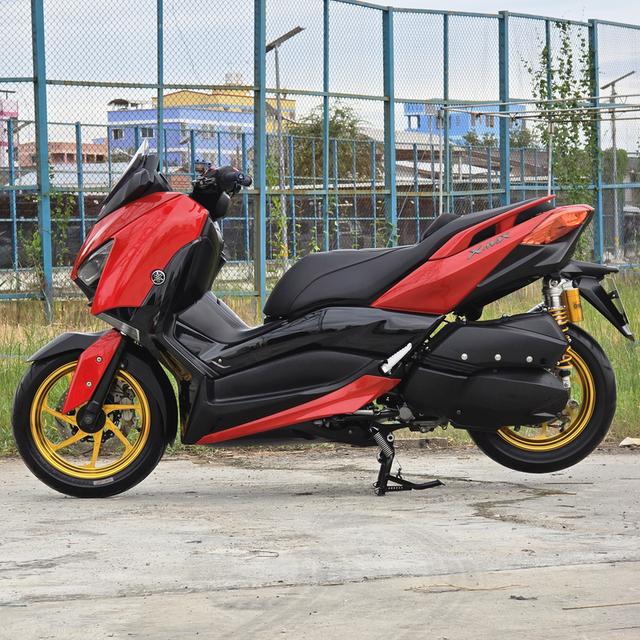 Xmax 3,900฿ 2