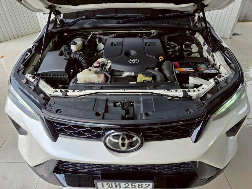 TOYOTA FORTUNER 2.8 LEGENDER BLACK TOP 4WD ปี 2021 สีขาว ดำ โฉม ปี15-ปัจจุบัน รูปที่ 14