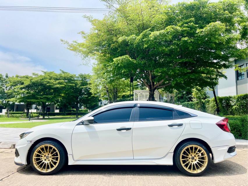Honda Civic FC 1.8E ปี 2018 ผู้หญิงใช้ 86,700km