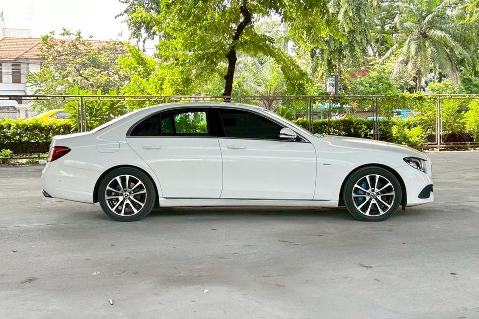 Mercedes-Benz E350e 2.0 Avantgarde W213 AT ปี 2017 4