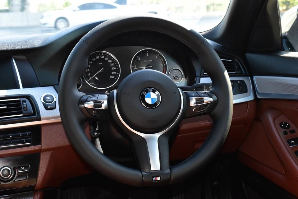 (แจ้งรหัสรถ PB8263) 🔥 BMW 520d M Sport LCI ปี 2016 สีขาว รูปที่ 7