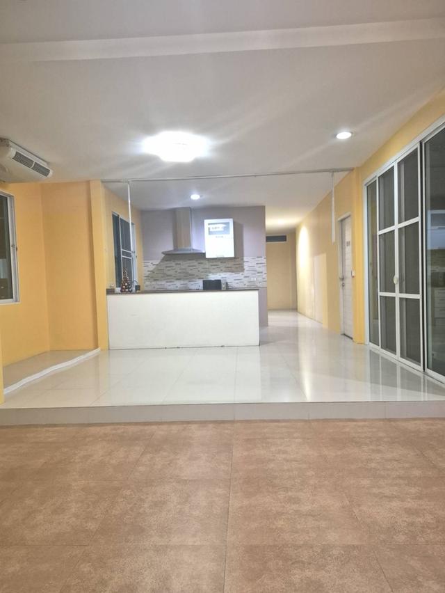 บ้านเดียวชั้นเดียว 2ิ ห้องนอน 2 ห้องน้ำ ติดเลียบทางด่วน 5