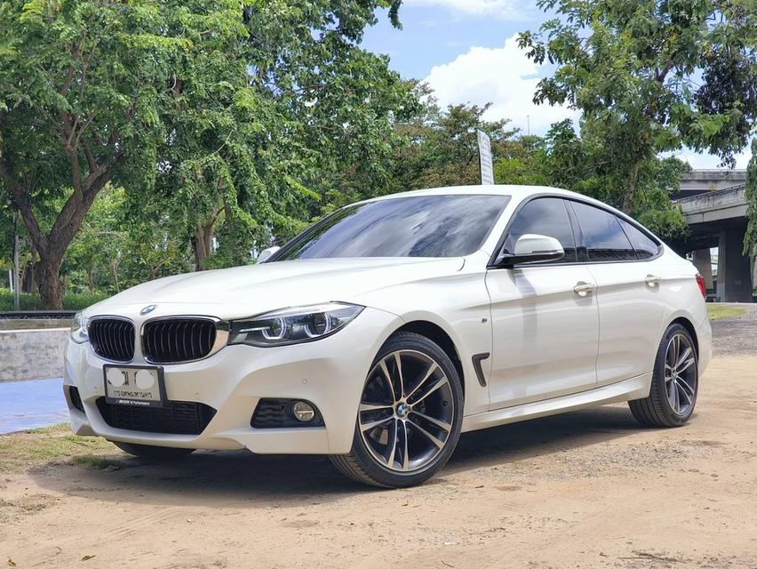 รหัสรถ KPC53 ✴️#BMW 320d GT M sport Lci Top ปี 2019 สีขาว  ที่พิเศษสุดๆ Bsi  10 ปี ✴️ 15