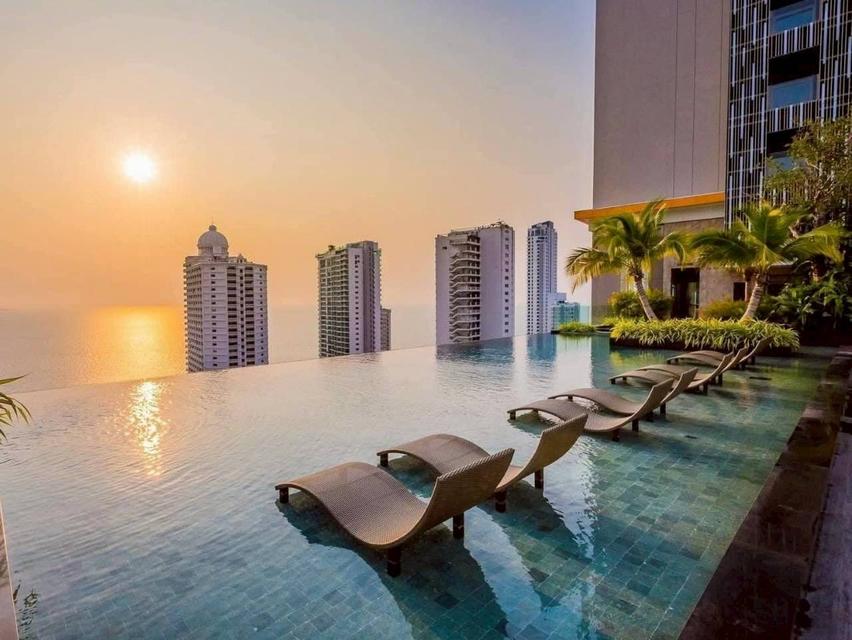 Beachfront Riviera Wongamat Pattaya 3.25 million 16