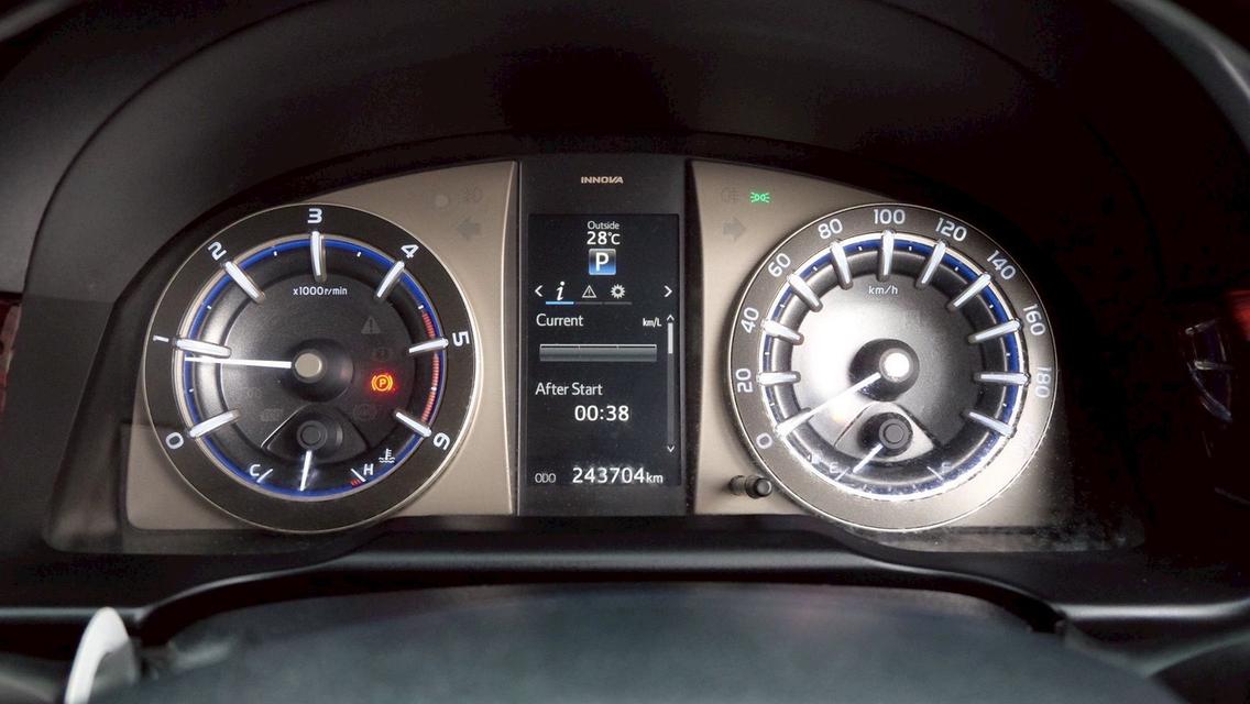 รหัสรถ KN3680 TOYOTA INNONA 2.8 CRYSTA ปี 2018 AUTO 11