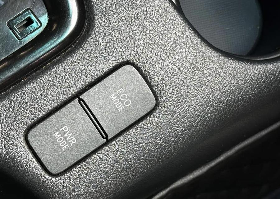 Toyota revo Rocco 4wd 2.8 ปี2019 12