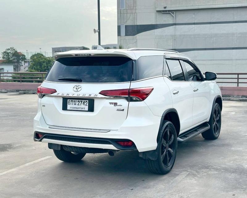 รหัสรถ QT2742 Toyota Fortuner 2.8 TRD เกียร์ออโต้ 4WD สีขาวมุก ปี2017 จด2017 แท้ 20