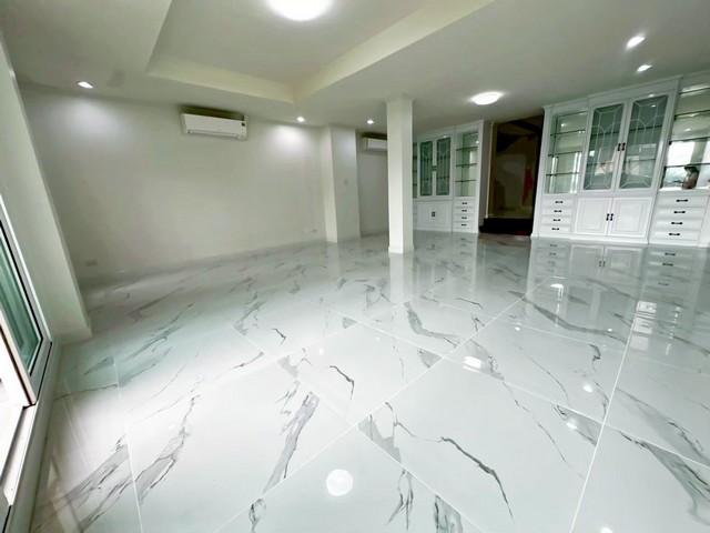 ให้เช่าบ้านหรู 5 ชั้น เย็นอากาศ เรสซิเดนท์ ใจกลางสาทร 450 ตร.ม. 4 ห้องนอน รีโนเวทใหม่ทั้งหลัง ใกล้ One Bangkok 7