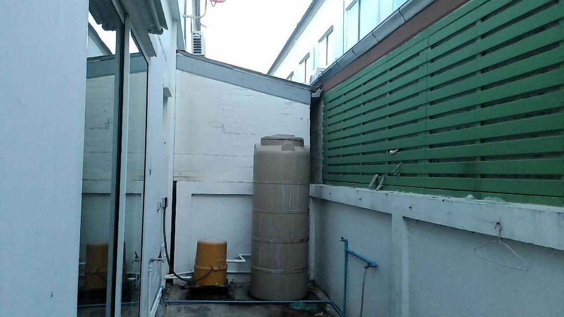 ให้เช่าทาวน์เฮ้าส์ใหม่ 2 ชั้น หมู่บ้านเดอะทรัสต์ ลำลูกกาคลอง 5 ใกล้ Big c วัดแจ้งวังหิน,บิ๊กซีคลอง5,มอเตอร์เวย์ บ้านหัวมุม  ไม่รับสัตว์เลี้ยง 9