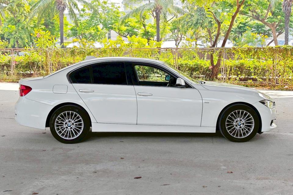 🚗 BMW 320i Luxury F30 AT ปี 2018 รูปที่ 5