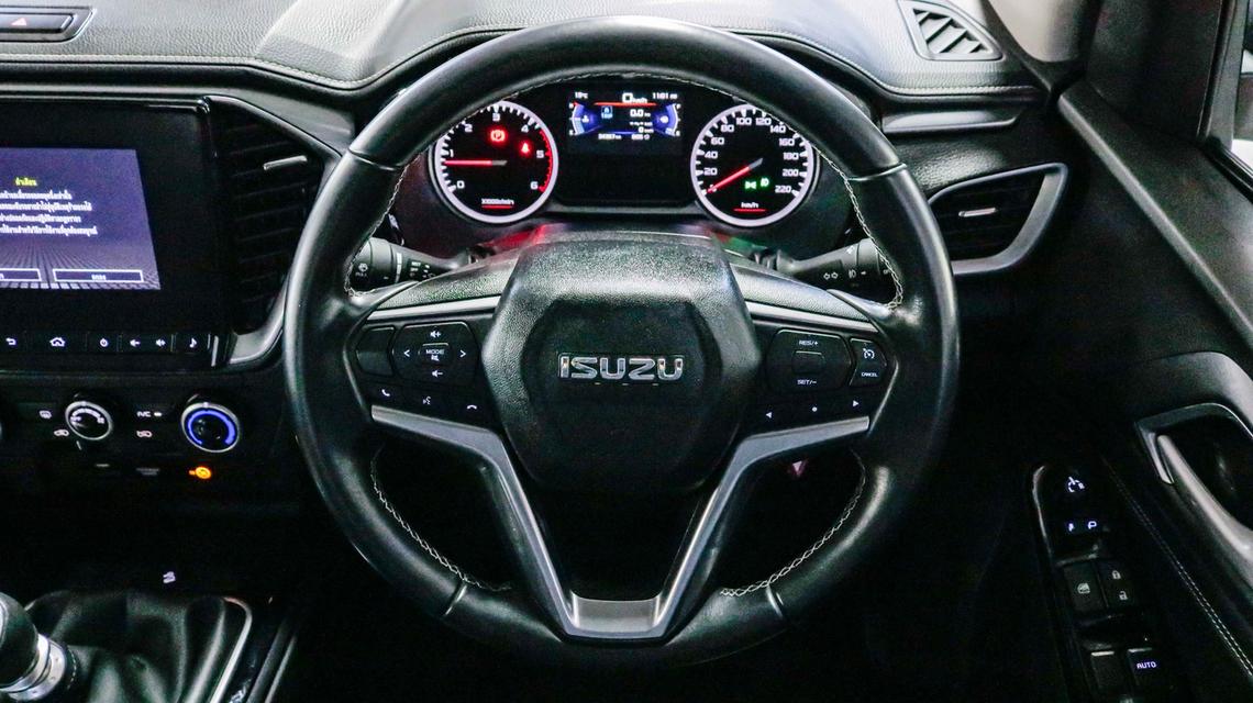 Isuzu  13