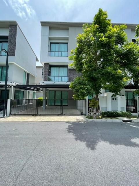 ขาย ให้เช่า บ้าน 3 ชั้น โครงการ บ้านกลางเมือง คลาสเซ่ เอกมัย-รามอินทรา 1