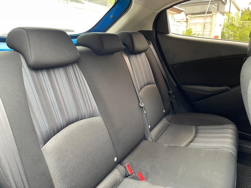 Mazda2 1.3 Standard Hatchback ปี 2015 8