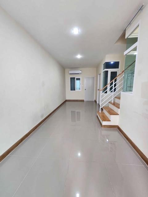 สนามบินสุวรรณภูมิ 6.9 กม. ทาวน์โฮม 2 ชั้น เฉลิมพระเกียรติ ร. 9 ซอย 30 ประเวศ 19 ตร.วา 3นอน 2น้ำ 99ตรม. สวนหลวง ร. ๙ 4 กม