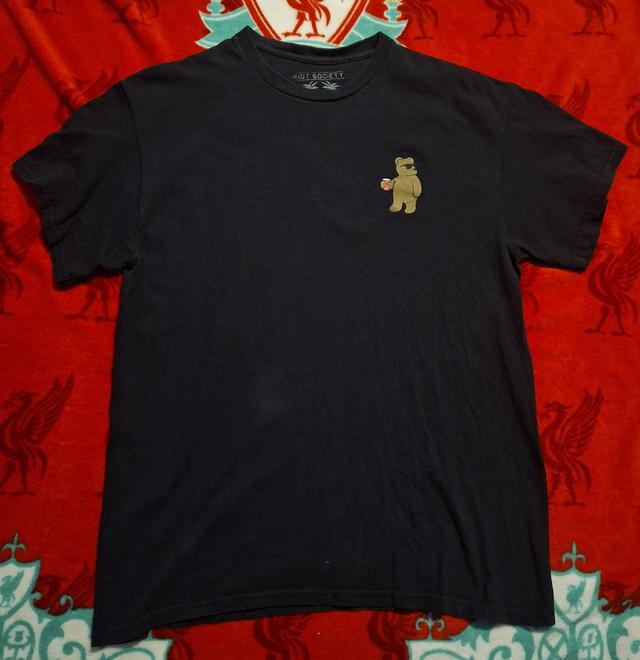 เสื้อมือสองเป็นของ RIOT SOCIETY