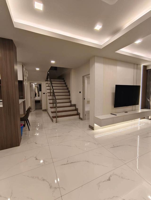 Chokchai village 9 for rent 5 bedroom  19