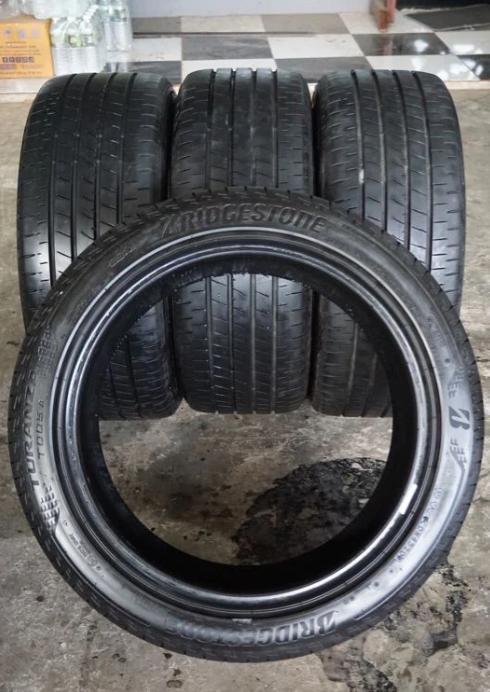 ยาง BRIDGESTONE รุ่น TURANZA ขอบ18 ขนาด 235-45 R18 ยางปี 20 2