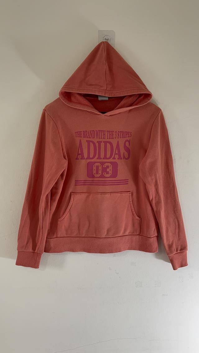 เสื้อสเวตเตอร์ฮู้ด Adidas สีชมพูสไตล์สปอร์ตคลาสสิกโดดเด่นด้วยกราฟิก The Brand with the 3 Stripes ขนาด Size S