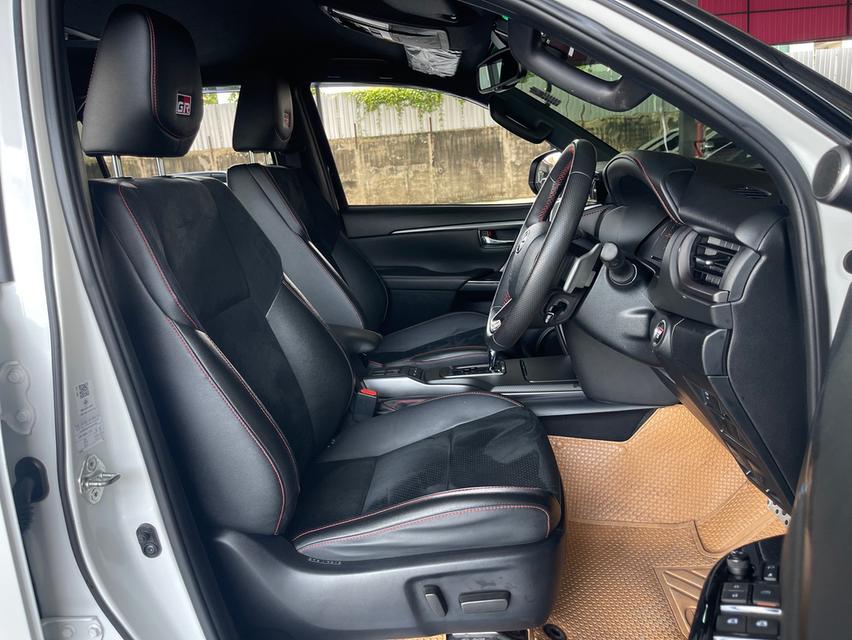 ขาย Toyota Fortuner 2.8GR 4wd ปี22 13