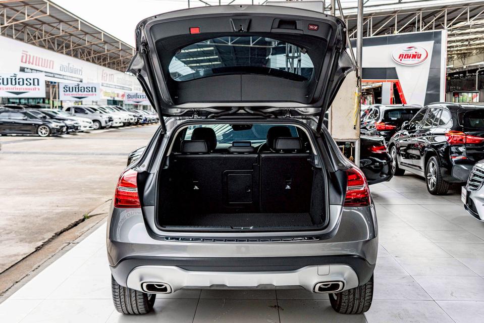 รหัสรถ NP3429 BENZ GLA200 URBAN 2018 9